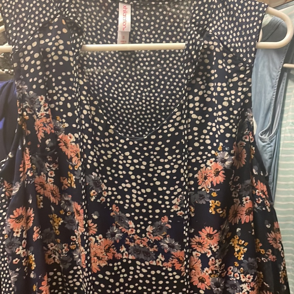 Size S - Picture 2 of 2